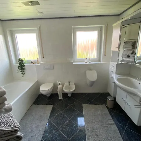 Tolle Ferienwohnung in Löffelsterz Schonungen Exterior foto